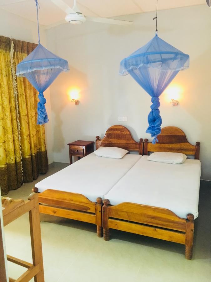 New Land Guest House Batticaloa Exterior photo